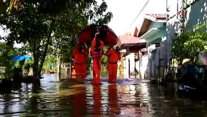 Descargar video: [TOP3NEWS] Banjir Samarinda, Jokowi Ratas New Normal, Update Corona