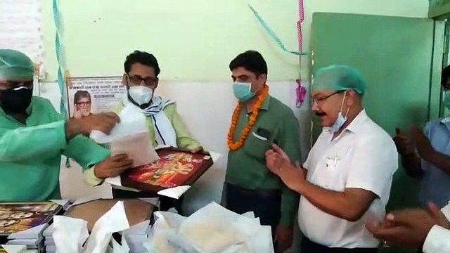 सीतापुर- संस्थान द्वारा पुलिस डॉक्टर व पत्रकारों को किया गया सम्मानित