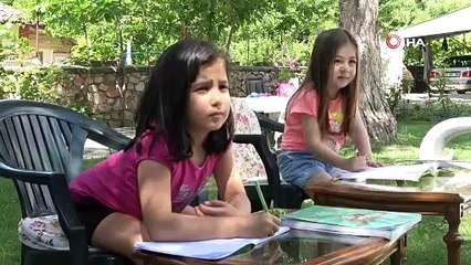 ÇOCUKLARIN OKUL ÖZLEMİ OYUNLARINA YANSIYOR