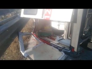 Report TV -Ambulanca me 5 persona del nga rruga në Fier, humb jetën pacienti, rëndë shoferi!