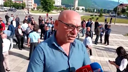 Video herunterladen: Aleanca për Mbrojtjen e Teatrit vazhdon mbledhjen e firmave në Kukës