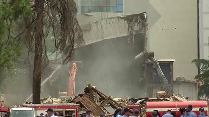 Ora News - Çuditë me Teatrin, kush janë grupi i ekspertëve që "varrosën" 80 vite histori