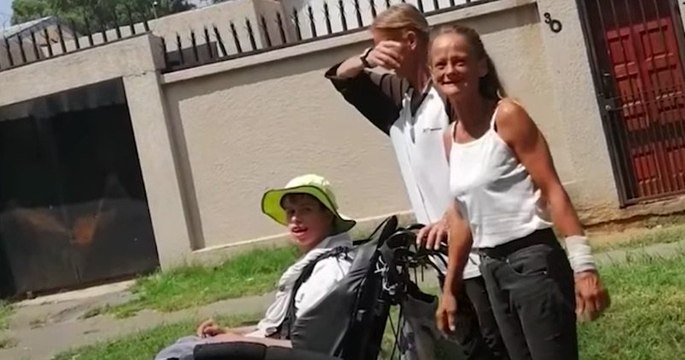 Cet homme au grand cœur aide cette famille à subvenir aux besoins de leur fils handicapé !