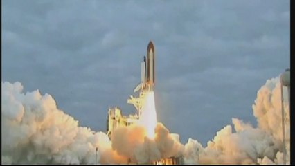 US astronauts prepare for historic mission