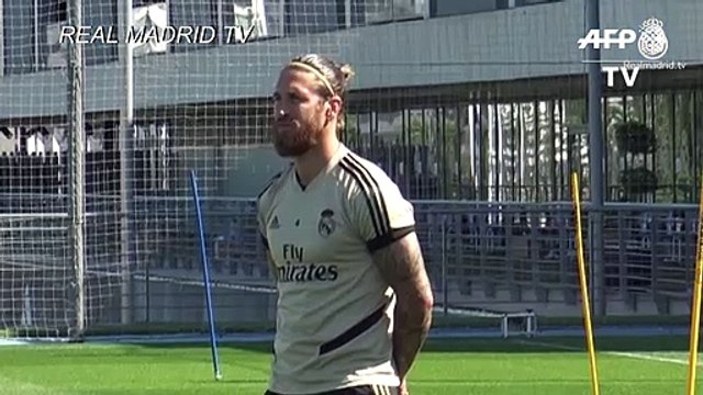 Real Madrid players hold minute's silence for COVID-19 victims