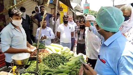 अधिशासी अधिकारी ने सब्जी विक्रेताओं को दिए आदेश