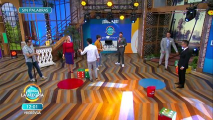 ¡Bebé con torta bajo el brazo! Checa el aplastante marcador en el Sin Palabras. | Venga La Alegría