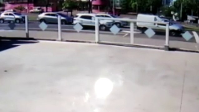 Acidente na Avenida Tancredo Neves é registrado por novo ângulo