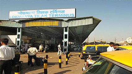 Visuals of thousand of migrants wait for trains in Mumbai