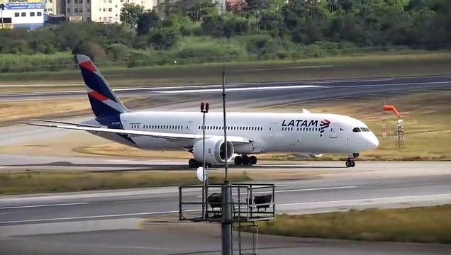 Tam e Latam parados B.777 KLM Turkish Cargo Lan Cargo