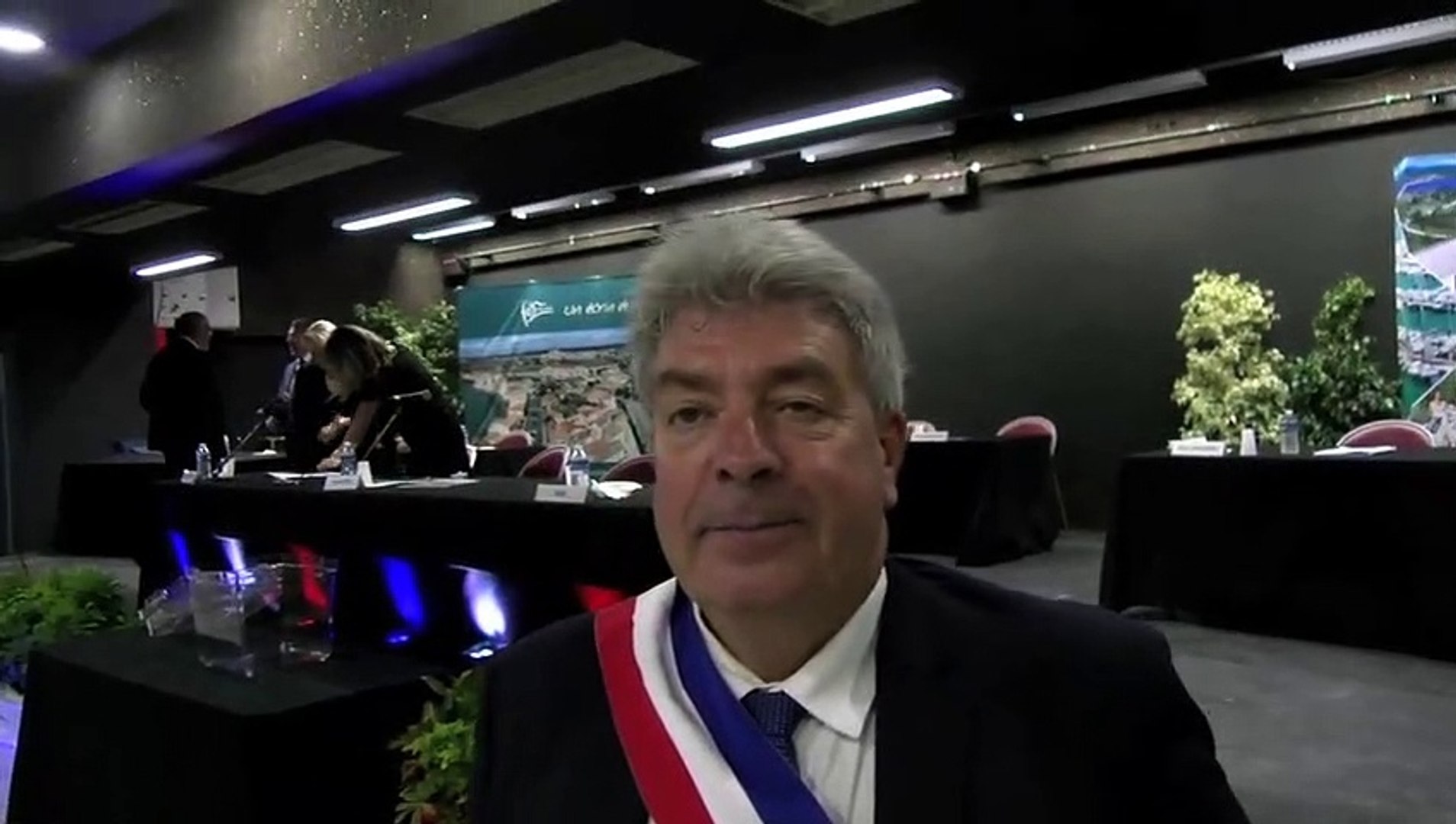 Jean Hetsch Reelu Maire De Fos Sur Mer Video Dailymotion