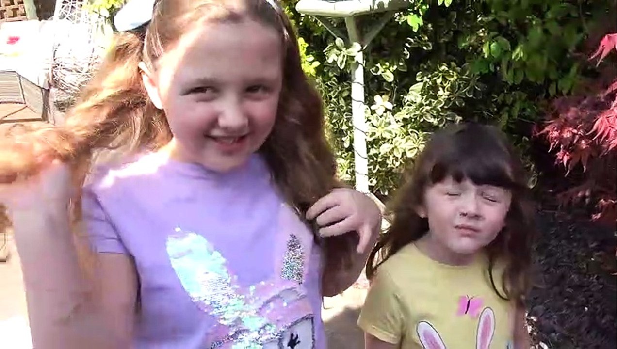 Sophia, Isabella  e Alice Comemorando a Páscoa