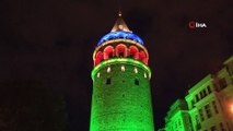 İstanbul'un Köprüleri Azerbaycan Bayrağı Renklerine Büründü