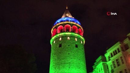 Galata Kulesi ve köprüler Azerbaycan bayrağının renkleriyle aydınlatıldı