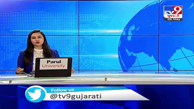 Over 50 employees stage 'chakka-jam' on highway over pending salaries in Mehsana _ TV9News