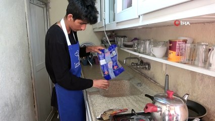 Köy evinde yaptığı yemeklerle sosyal medya fenomeni oldu