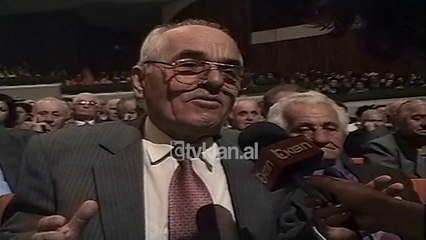 Takimi i veteraneve në Pallatin e Kongreseve (5 Maj 2000)