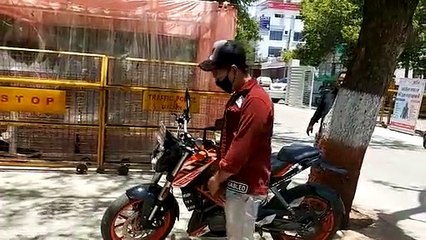 शर्ट पर लिखे स्लोगन ने करवाया युवक को सलाखों के पीछे