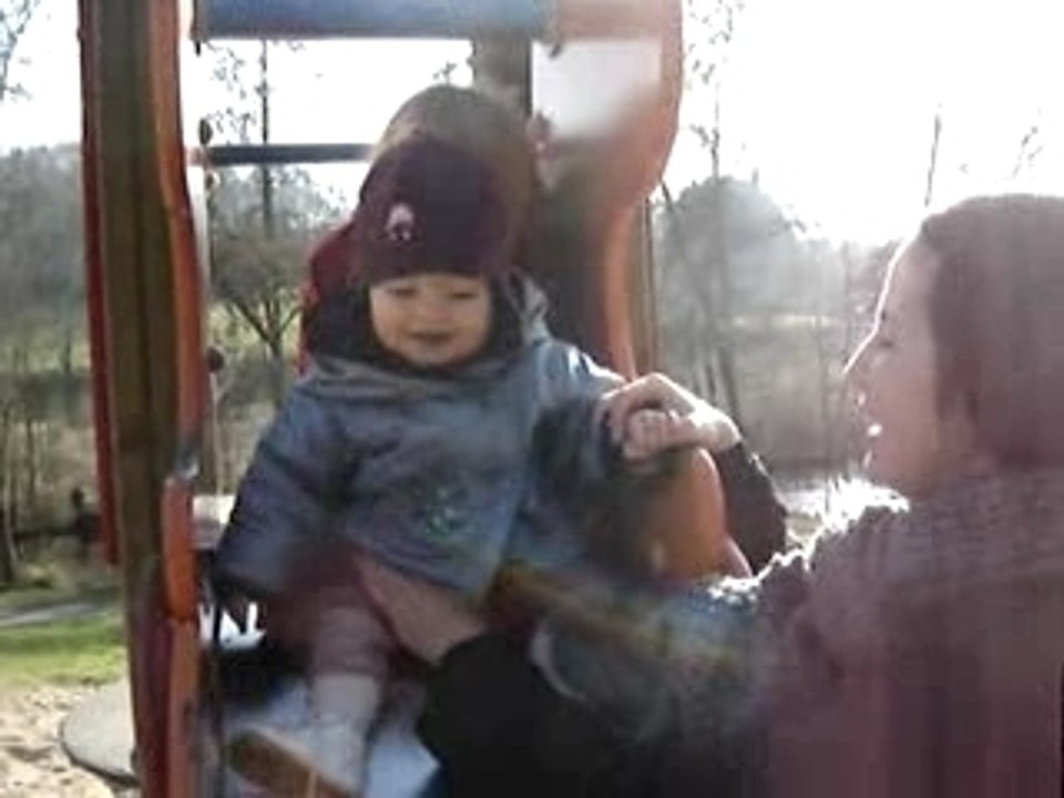 Lara et Jade - Tobogan