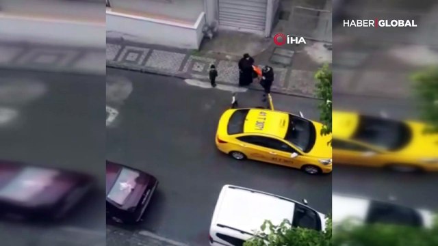 Taksici doğum yapan kadını araçtan attı! Bebeğini sokakta doğurdu