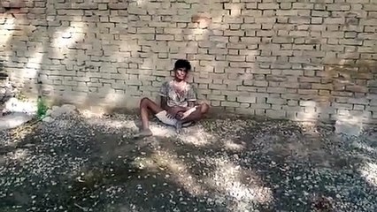 मासूम से रेप का प्रयास करने वाले व्यक्ति को परिजनों ने पुलिस को सौंपा