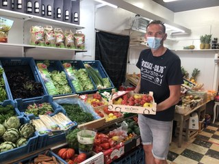 Les marchands de légumes dans tous leurs étals