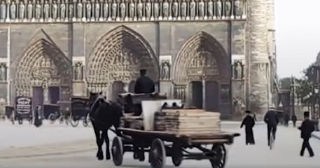 Cette vidéo offre un voyage dans le temps vers Paris en 1890