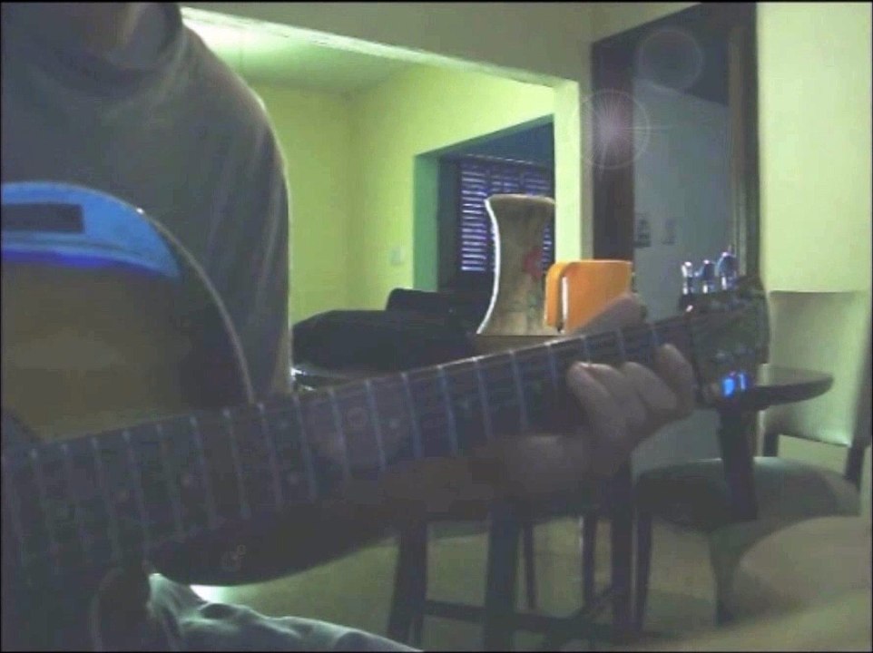 Improvización pequeña (Acústico). A tres guitarras y fondo de teclado. (2015).