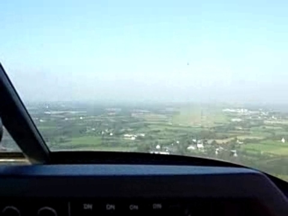 Longue finale piste 07R Brest LFRB en DR400