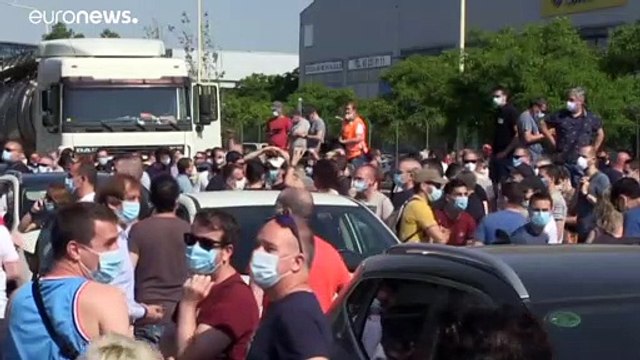 Рабочие Nissan: Нас бросили на произвол судьбы