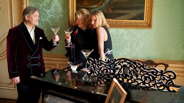 The Owner of the Real-life Downton Abbey Tells Us What It's Like to Live in a Castle Durin