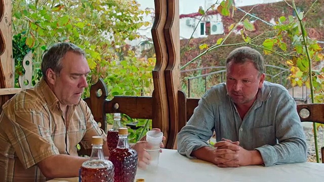 Закрытый сезон 6 серия.