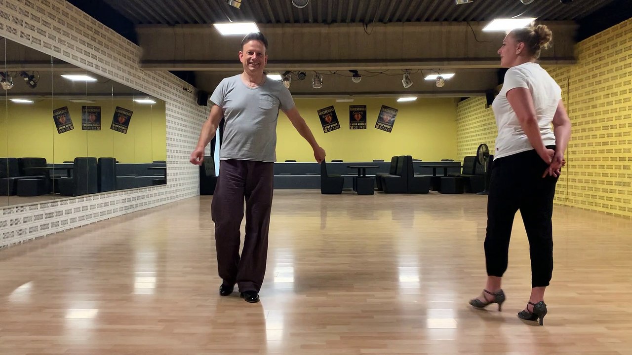 Anfänger/F-Kurs Langsamer Walzer & Discofox