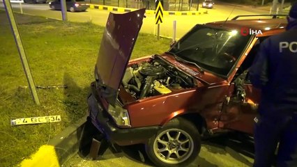 Bartın’da otomobil ile kamyonet çarpıştı: 3 yaralı