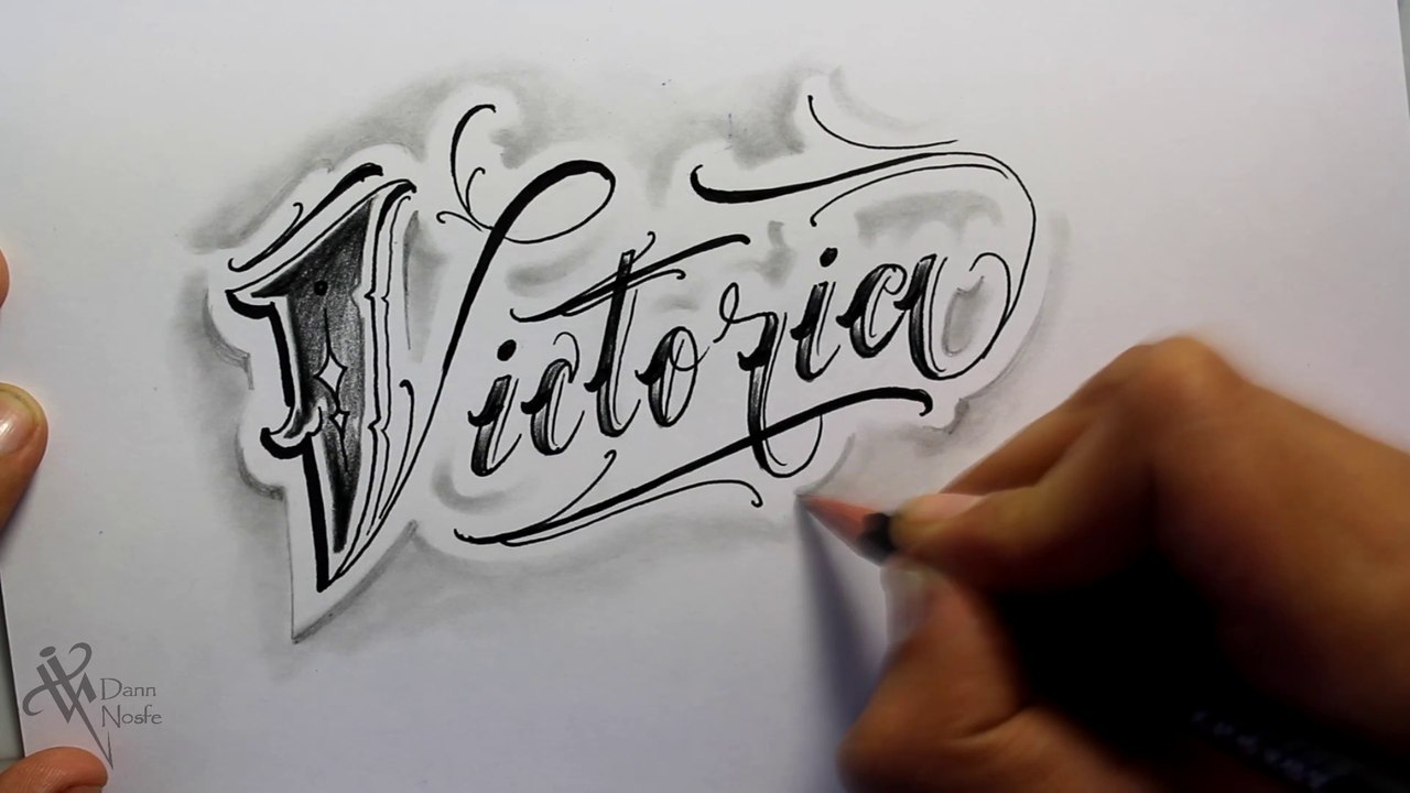 Dibujando letras Chicanas ✍️ haciendo LETTERING Nombre de VICTORIA - Nosfe Ink Tattoo