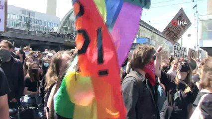 - Almanya’da ırkçılık karşıtı protestoya binlerce kişi katıldı