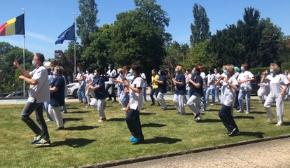 Flash mob du personnel médical devant le CHC Heusy (Verviers)