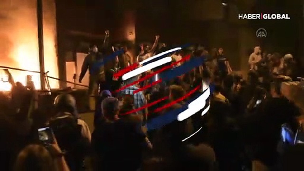 Floyd'a yönelik polis şiddeti gösterici şiddeti...