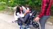Gurbetçi vatandaştan engelli Yusuf’a tekerlekli sandalye