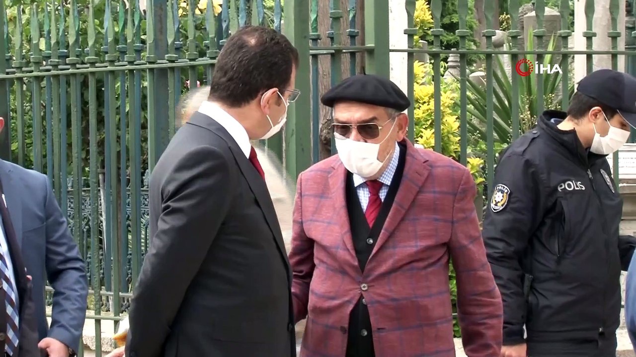 Bakan Mehmet Nuri Ersoy, Fatih Sultan Mehmed Han'ın türbesini ziyaret etti