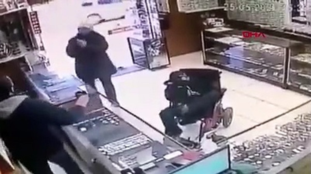 Film sahnelerini aratmayan bir soygun... Serebr...