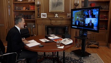 El Rey Felipe mantiene un encuentro con productores del ámbito porcino