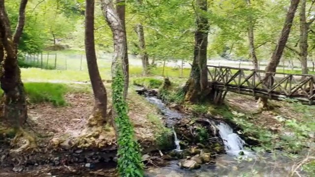 Κεφαλόβρυσο: Mία «όαση δροσιάς» στο Καρπενήσι - Έκκληση του Δήμου προς τους δημότες να μην πετούν σκουπίδια στο πάρκο