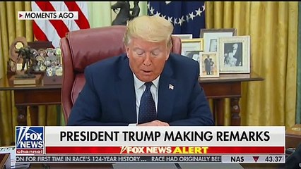 Trump firma su orden sobre las redes sociales y dice que "el fact-checking es activismo político"