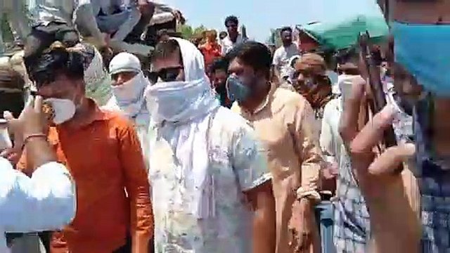 मक्सी थाना अंतर्गत रोजवास में किसानो ने किया एबी रोड जाम