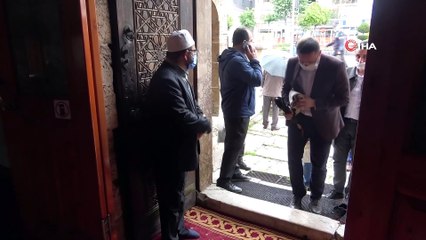 Bolu’da, 74 gün sonra ilk kez camilerde cemaatle namaz kılındı