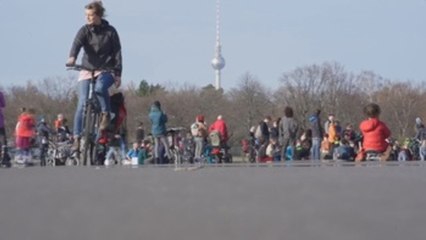 Berlín, la capital atípica que avanza a su ritmo hacia la normalidad