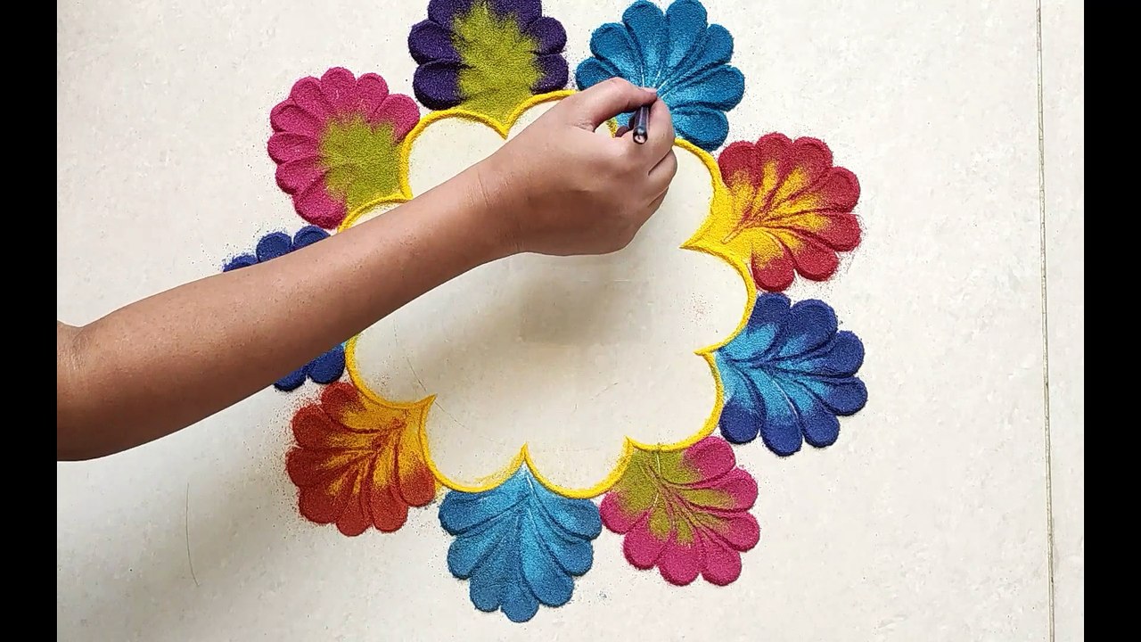 Multicoloured Flower Rangoli design जो आप भी बना लेंगे | Festival Kolam | Creative Flower Muggulu