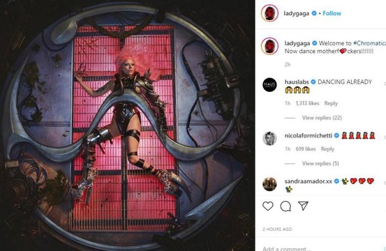 レディー・ガガ、ニューアルバム『クロマティカ』リリースに感激の涙