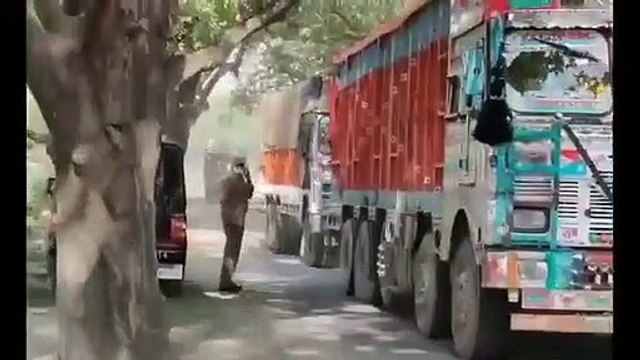 रिश्वत लेते हुए कौशाम्बी पुलिस का वीडियो हुआ वायरल